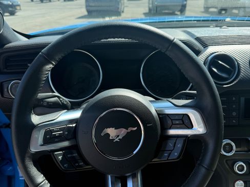 Used 2022 Ford Mustang Coupe RWD image 8