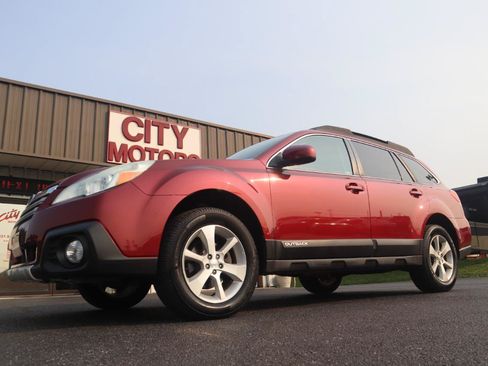 Used 2013 Subaru Outback 2.5i Limited AWD/4WD image 16