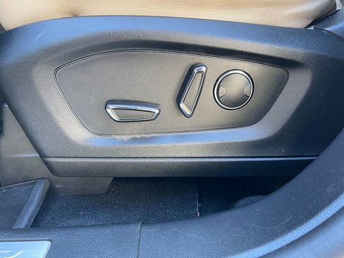 Used 2020 Ford Explorer Limited AWD/4WD image 18