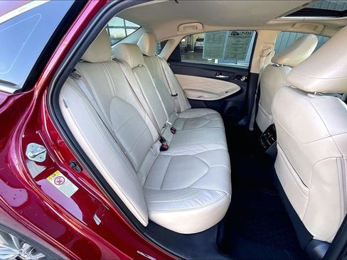 Used 2019 Toyota Avalon Limited w/ All Weather Liner Package FWD image 27