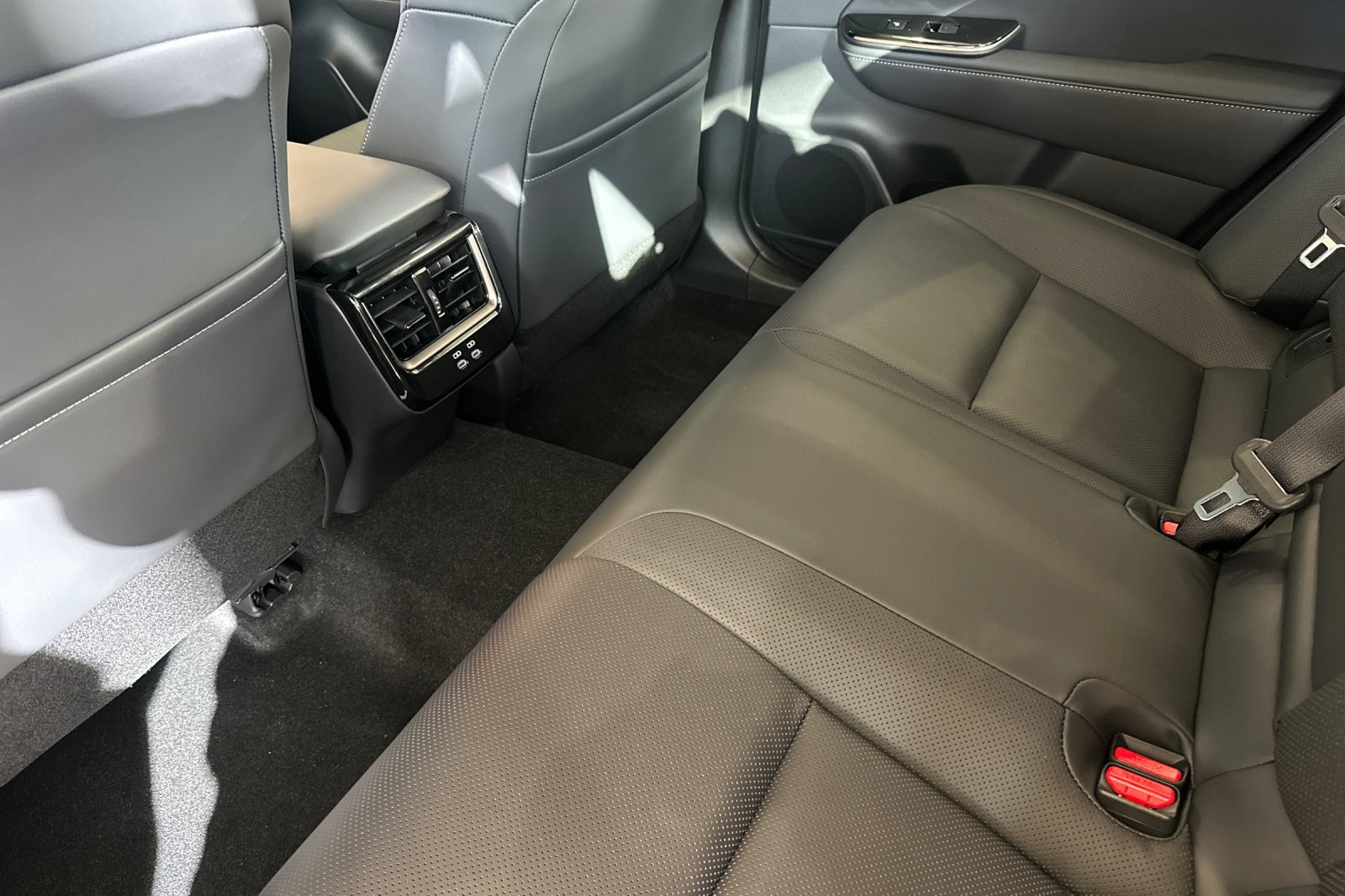 New 2027 Toyota Crown Platinum AWD/4WD image 13