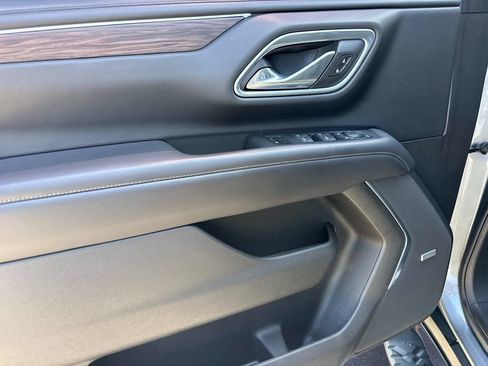 Used 2021 Chevrolet Tahoe Z71 w/ Z71 Signature Package AWD/4WD image 27
