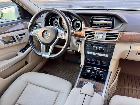 Used 2014 Mercedes-Benz E 350 4MATIC Sedan image 16