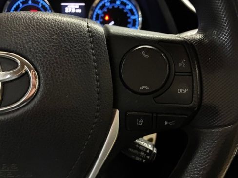 Used 2018 Toyota Corolla LE image 17