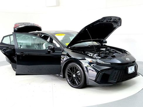 Used 2025 Toyota Camry SE w/ Convenience Package AWD/4WD image 12
