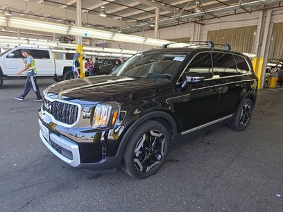 Used 2024 Kia Telluride EX w/ EX Captain's Chair Package
