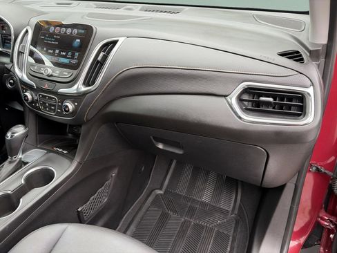 Used 2018 Chevrolet Equinox Premier image 20