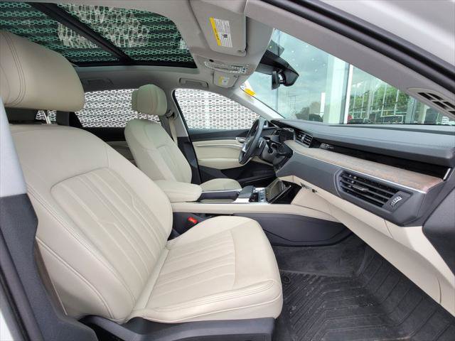Certified 2024 Audi Q8 e-tron Premium Plus w/ Premium Plus Package AWD/4WD image 23
