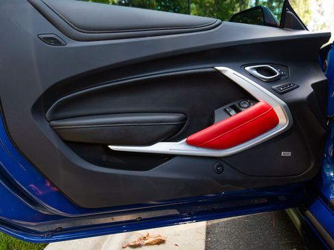 Used 2023 Chevrolet Camaro SS RWD image 42