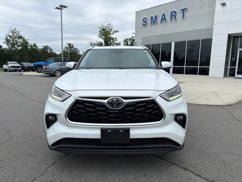 Used 2022 Toyota Highlander Limited AWD/4WD image 9