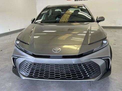Used 2026 Toyota Camry SE FWD image 8