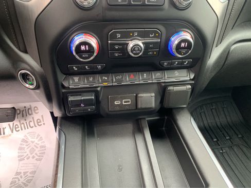 Used 2020 GMC Sierra 3500 Denali w/ Technology Package image 19
