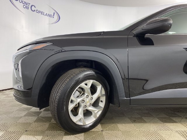 Used 2024 Chevrolet Trax LS w/ LS Convenience Package FWD image 30