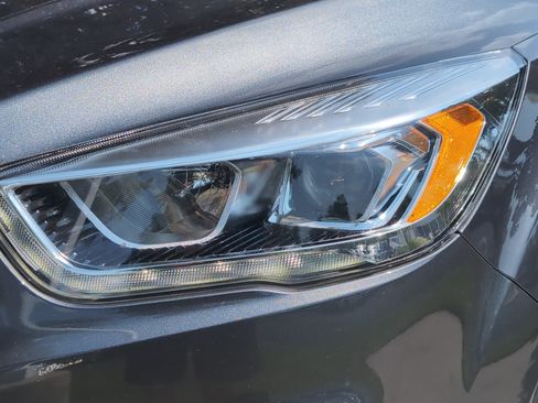 Used 2017 Ford Escape Titanium AWD/4WD image 6