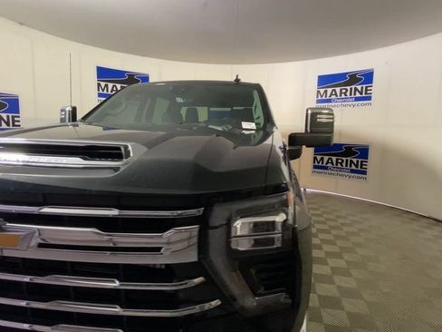 Used 2024 Chevrolet Silverado 2500 LTZ w/ LTZ Convenience Package AWD/4WD image 5