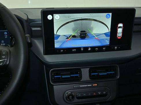 New 2025 Ford Maverick Lobo AWD/4WD image 19