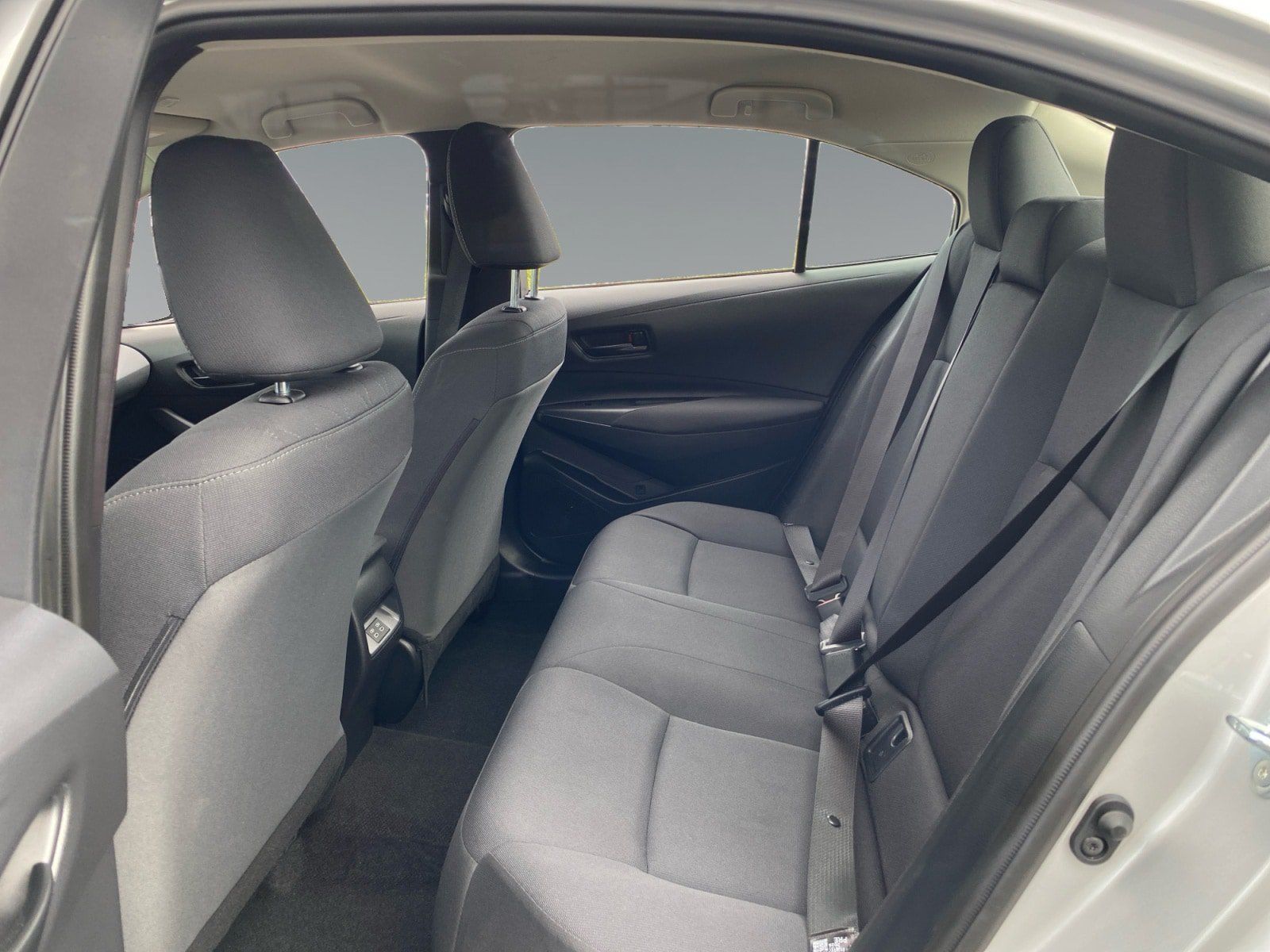 Used 2026 Toyota Corolla LE FWD image 13