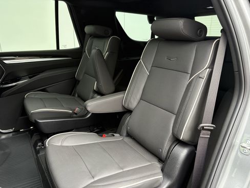 New 2026 Cadillac Escalade Luxury AWD/4WD image 13