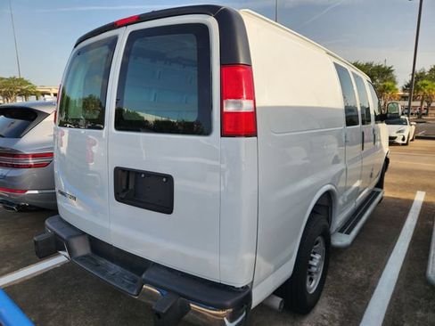 Used 2025 Chevrolet Express 2500 w/ Driver Convenience Package RWD image 6