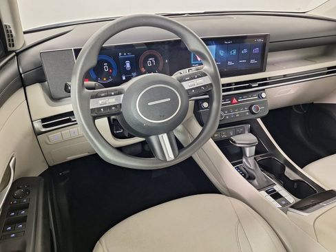 Used 2026 Hyundai Tucson SE FWD image 11