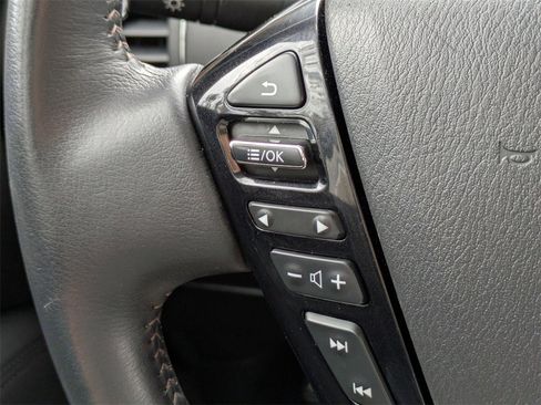 Used 2021 Nissan Armada SL w/ Captain's Chairs Package image 27