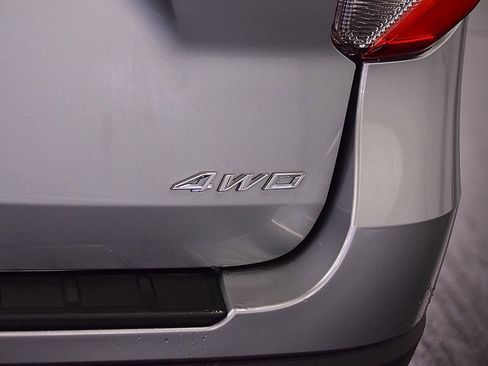 Used 2022 Ford Explorer XLT w/ Equipment Group 202A image 15