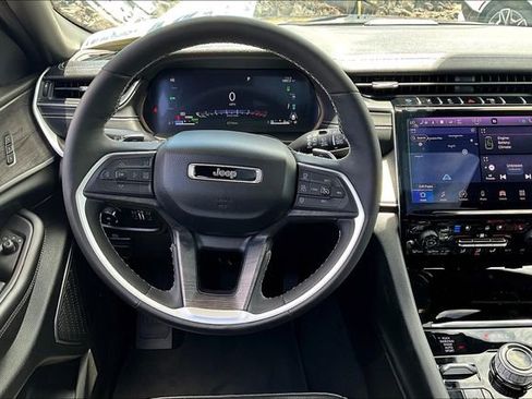 Used 2025 Jeep Grand Cherokee Limited 4xe image 5