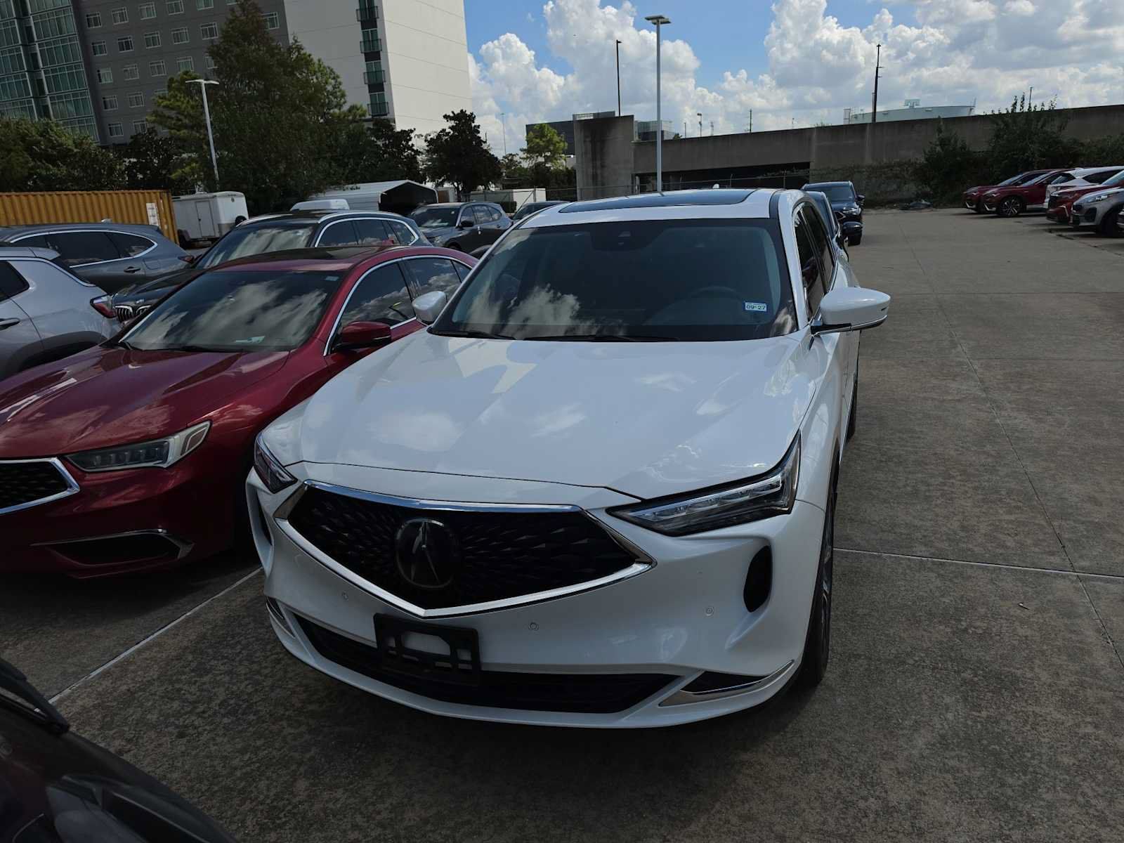 Used 2023 Acura MDX w/ Technology Package FWD image 2