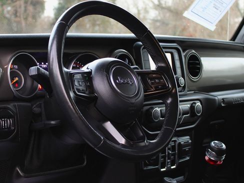 Used 2018 Jeep Wrangler Unlimited Sport S image 19