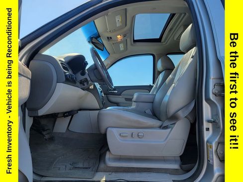 Used 2010 GMC Yukon SLT w/ SLT-2 Equipment Package AWD/4WD image 9