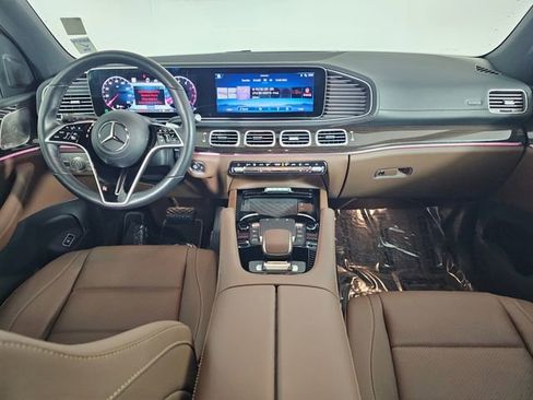 Used 2025 Mercedes-Benz GLS 450 4MATIC image 23