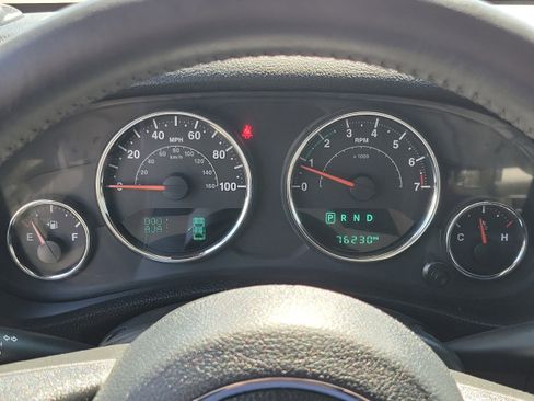 Used 2017 Jeep Wrangler Unlimited Rubicon w/ Connectivity Group AWD/4WD image 20
