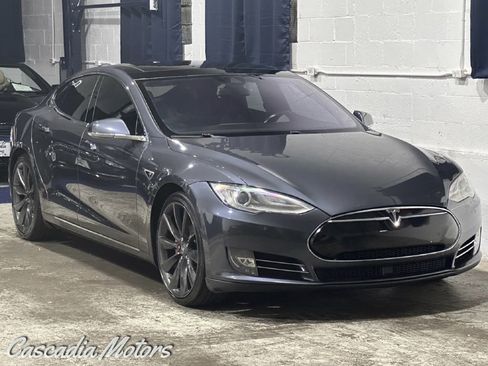 Used 2016 Tesla Model S P90D image 1