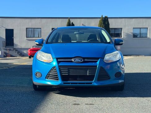 Used 2014 Ford Focus SE w/ SE Winter Package image 3