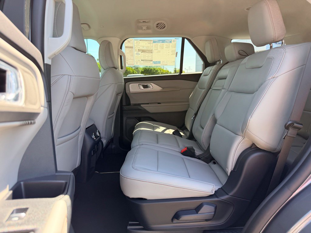 New 2026 Ford Explorer Active w/ Active Comfort Package RWD image 10