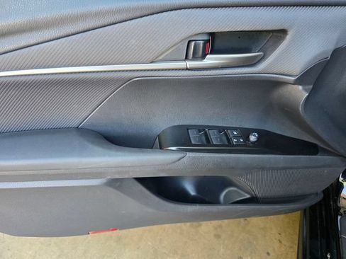 Used 2025 Toyota Camry SE w/ Convenience Package FWD image 8