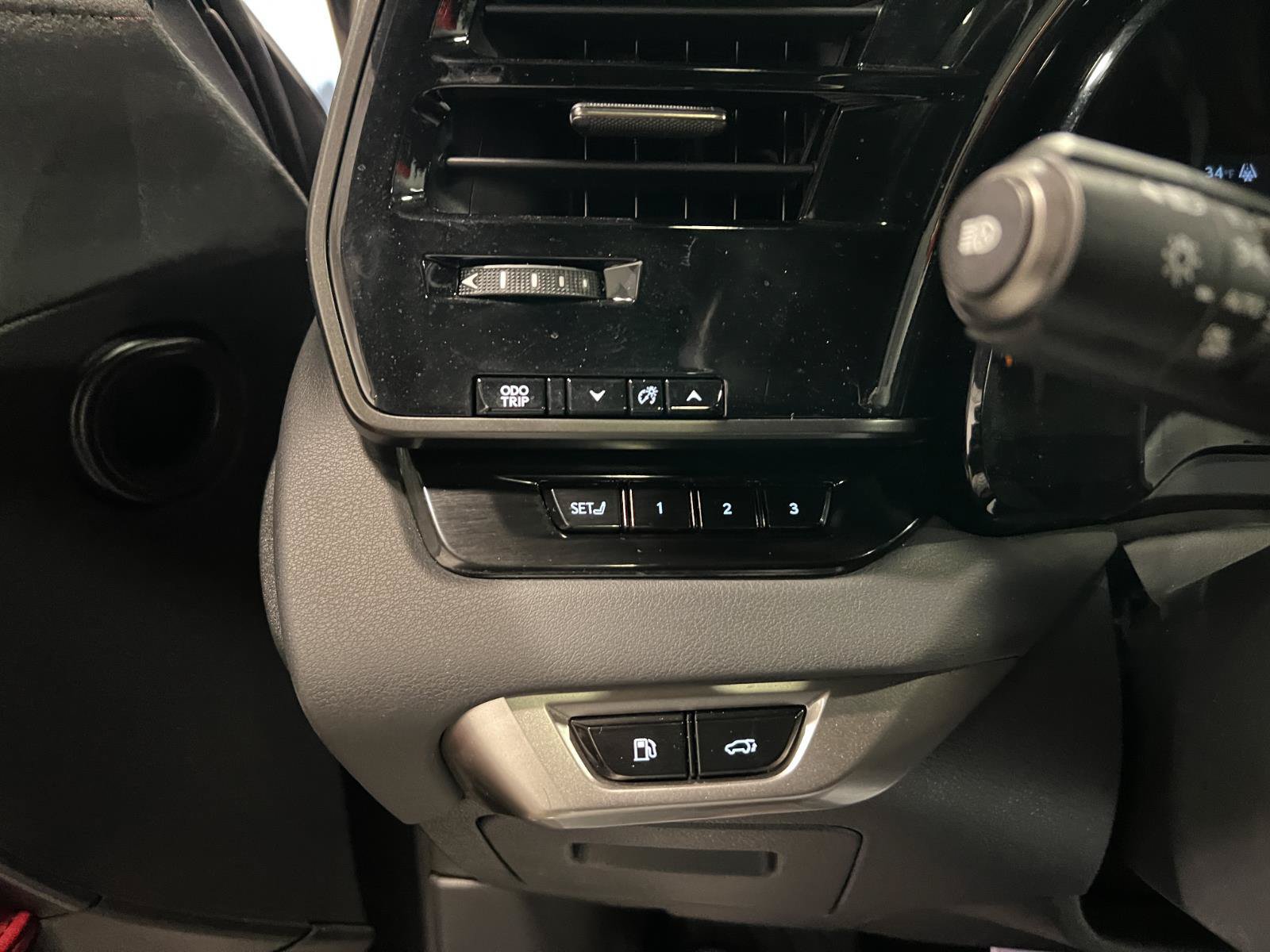 Used 2023 Lexus RX 350 F Sport w/ Accessory Package AWD/4WD image 14