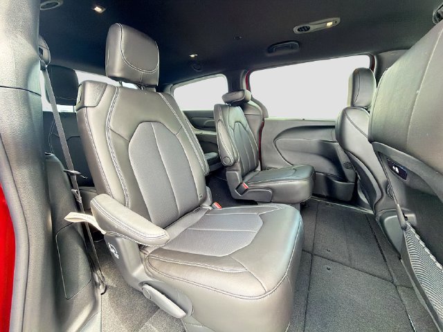 New 2027 Chrysler Pacifica Select FWD image 29