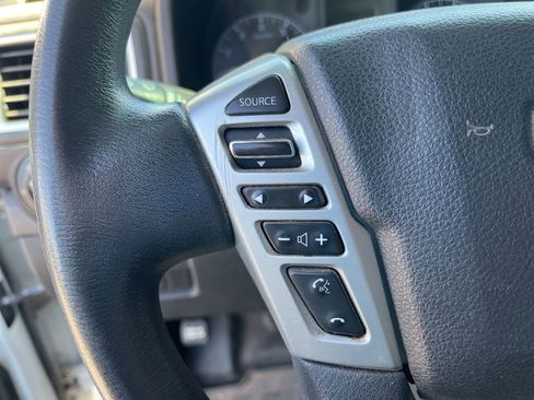 Used 2017 Nissan Titan S image 13