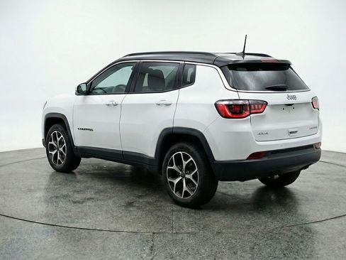Used 2025 Jeep Compass Limited image 6