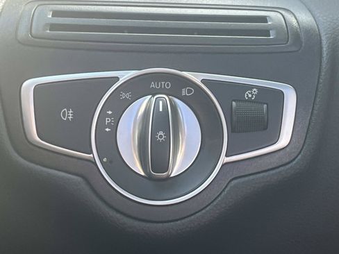 Certified 2022 Mercedes-Benz GLC 300 image 37