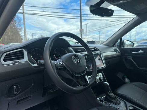 Certified 2021 Volkswagen Tiguan SE w/ Panoramic Sunroof Package image 6