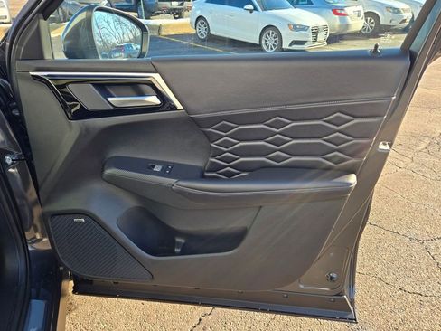 New 2026 Mitsubishi Outlander SEL image 7