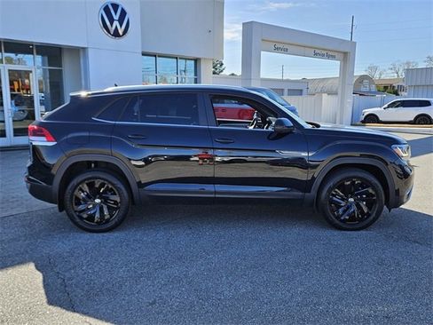 Used 2023 Volkswagen Atlas Cross Sport SE w/ Panoramic Sunroof Package image 16