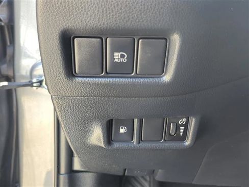 Used 2019 Toyota C-HR XLE FWD image 15