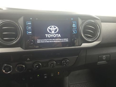Used 2018 Toyota Tacoma TRD Off-Road w/ Technology Package AWD/4WD image 26