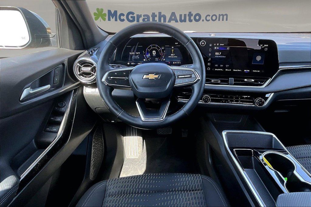Used 2025 Chevrolet Equinox LT AWD/4WD image 10