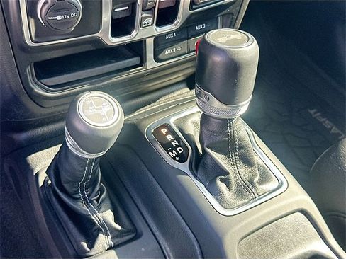 Used 2022 Jeep Wrangler Unlimited Sahara w/ Cold Weather Group image 17