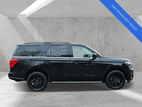 Used 2023 Ford Expedition XLT RWD image 2