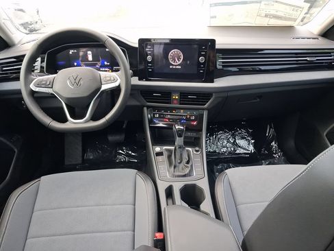 New 2026 Volkswagen Jetta SE FWD image 6
